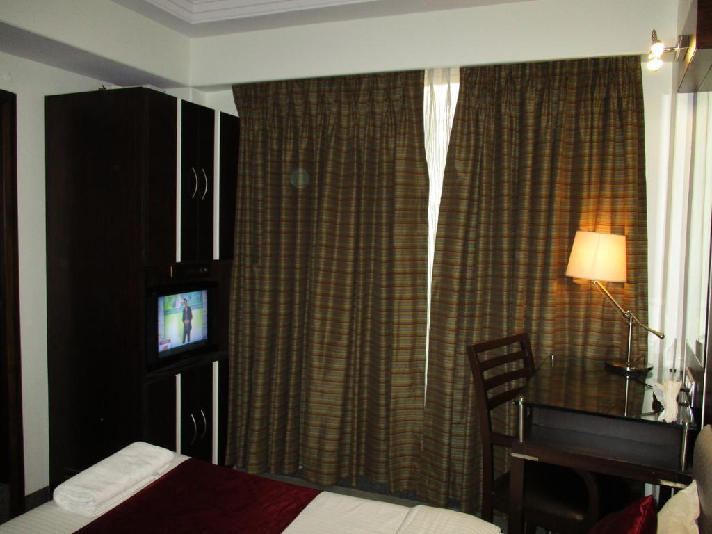 Hotel Sapna Marine Mumbai Exterior foto